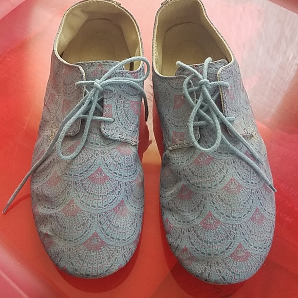 sanuk oxfords